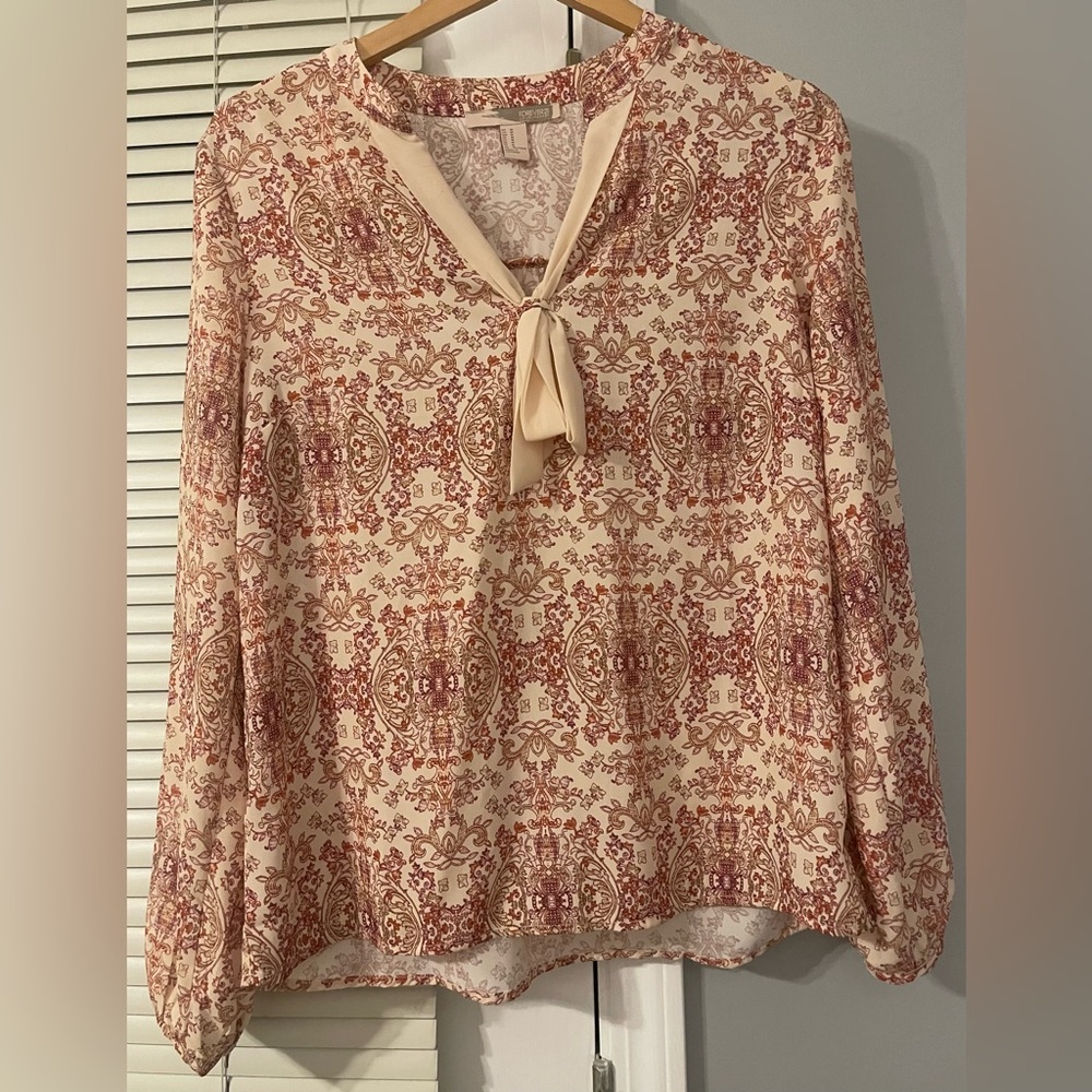 Neck tie blouse